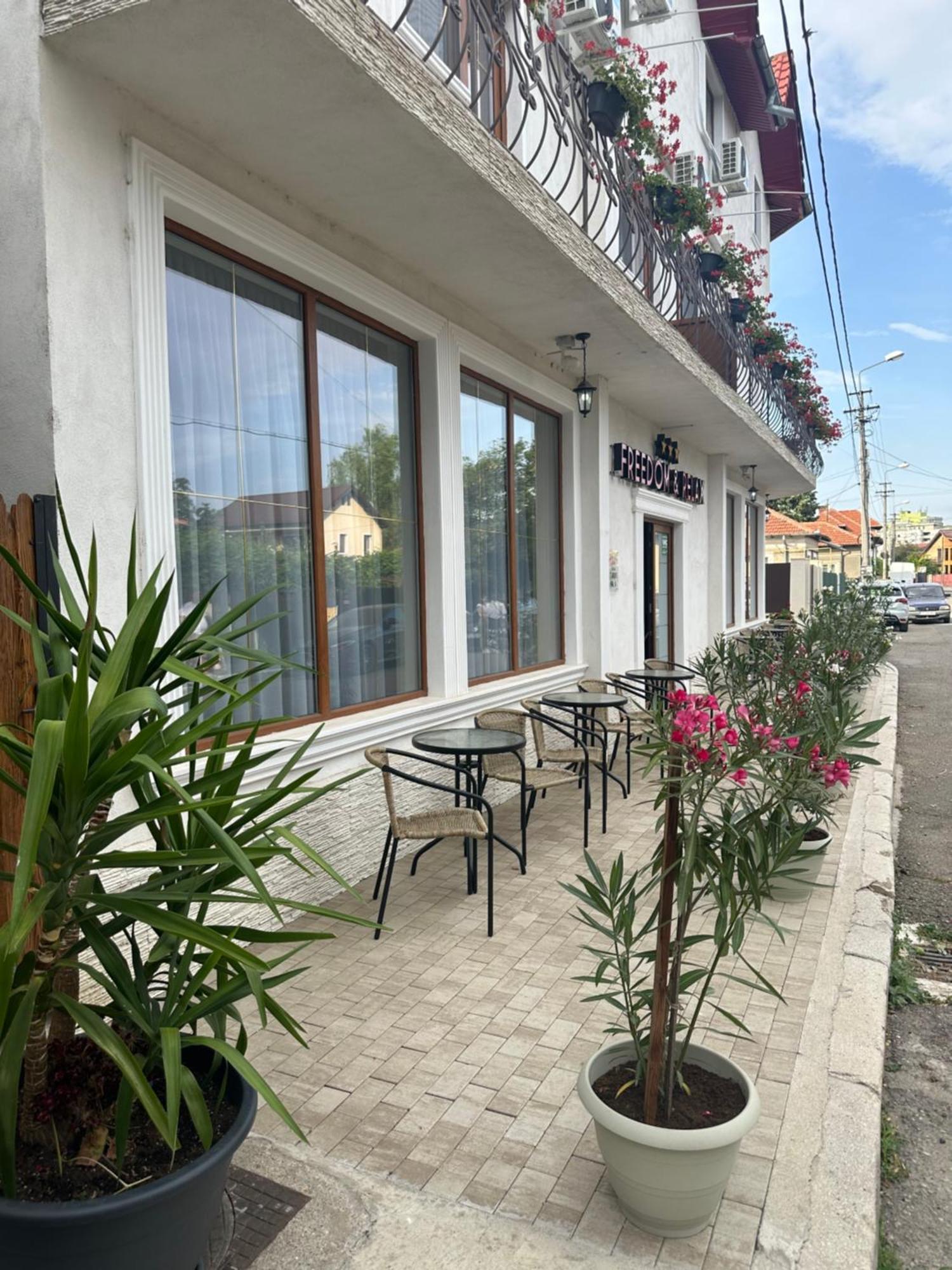 Freedom&Relax Hotel Buzau Ngoại thất bức ảnh