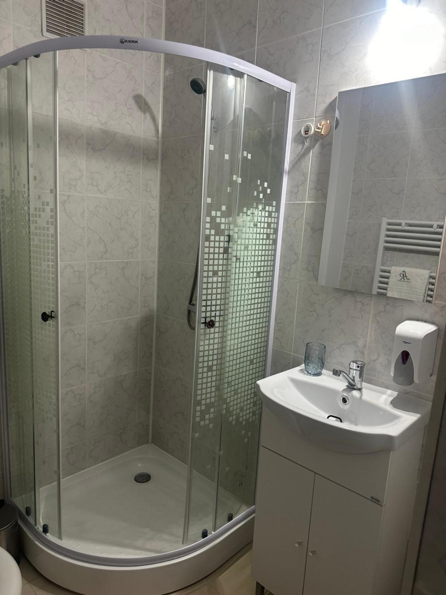 Freedom&Relax Hotel Buzau Ngoại thất bức ảnh