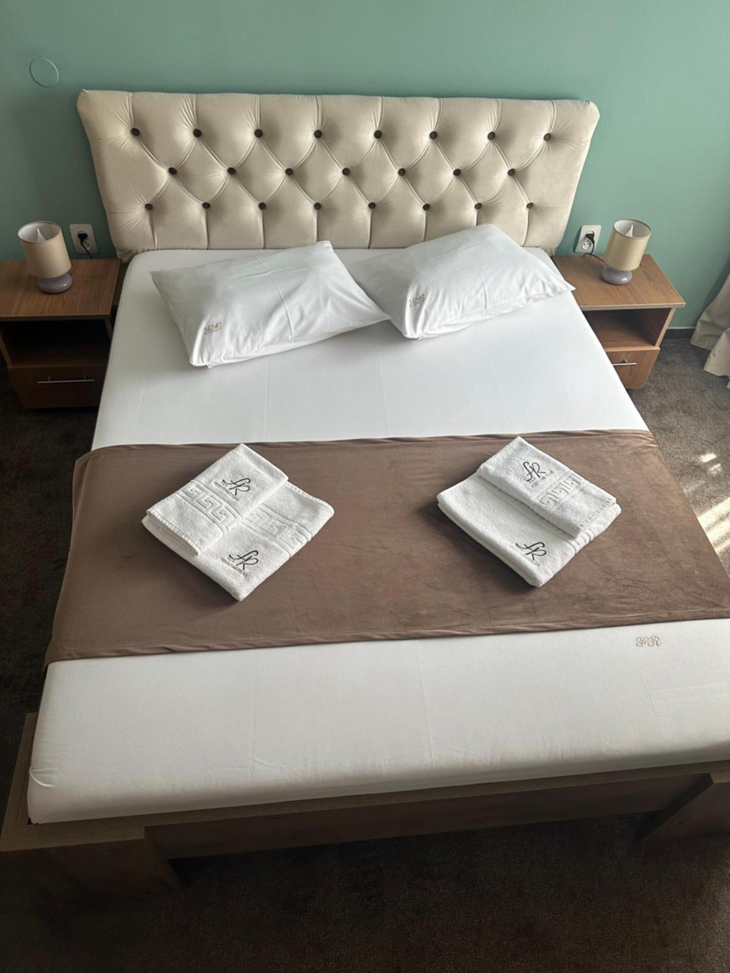 Freedom&Relax Hotel Buzau Ngoại thất bức ảnh