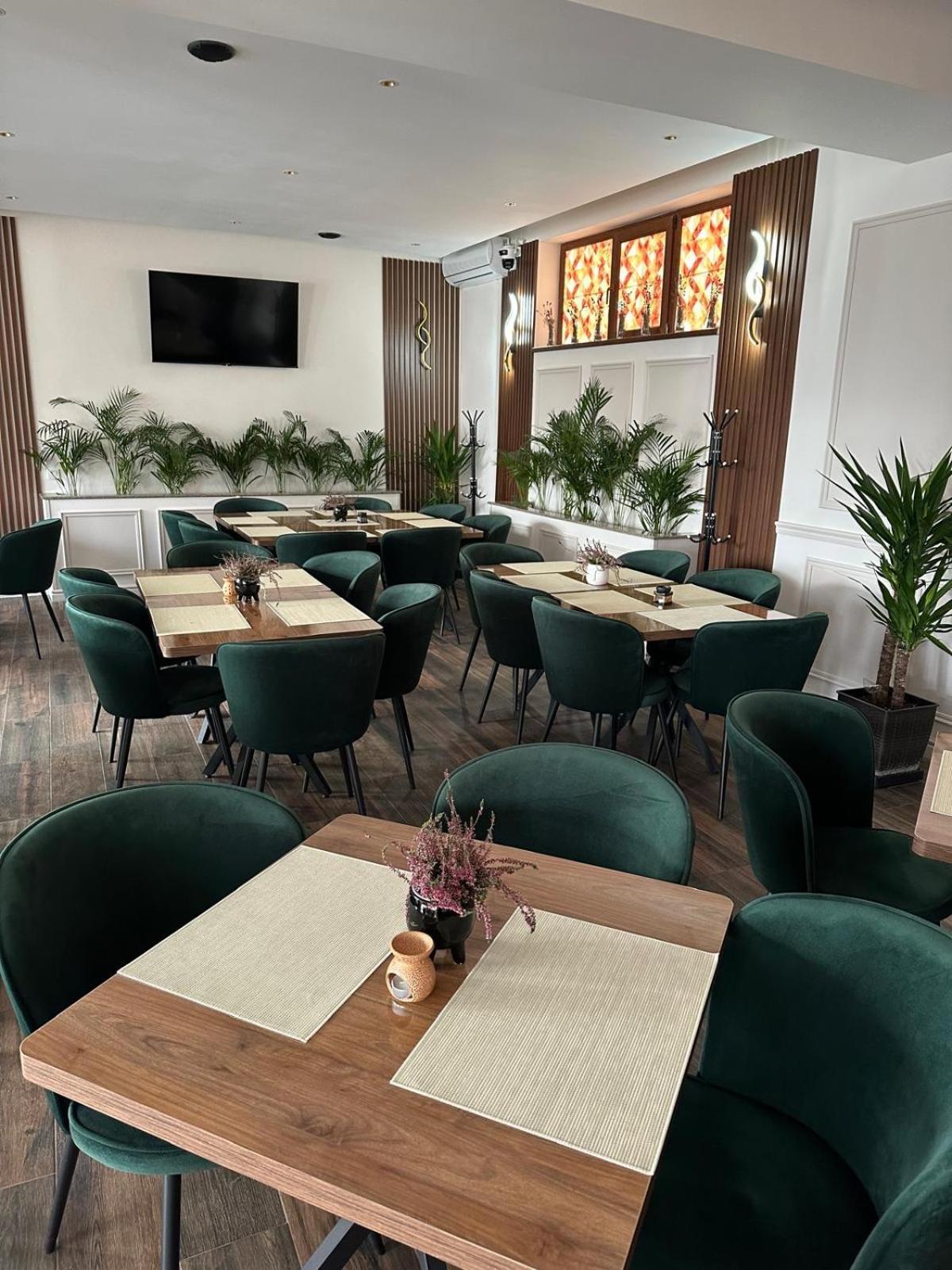 Freedom&Relax Hotel Buzau Ngoại thất bức ảnh